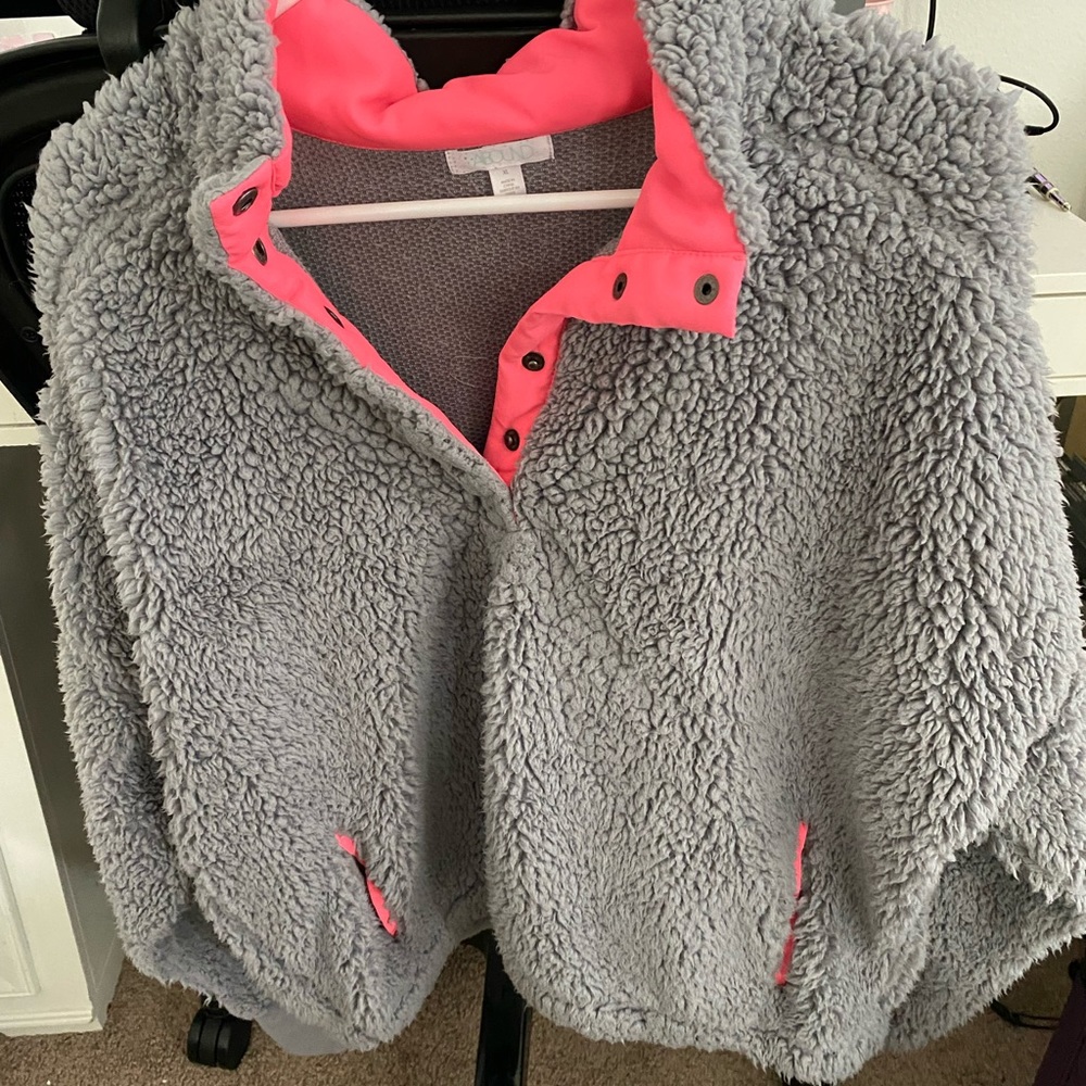 Fleece pull over Nordstrom Brand. Soft fluffy.